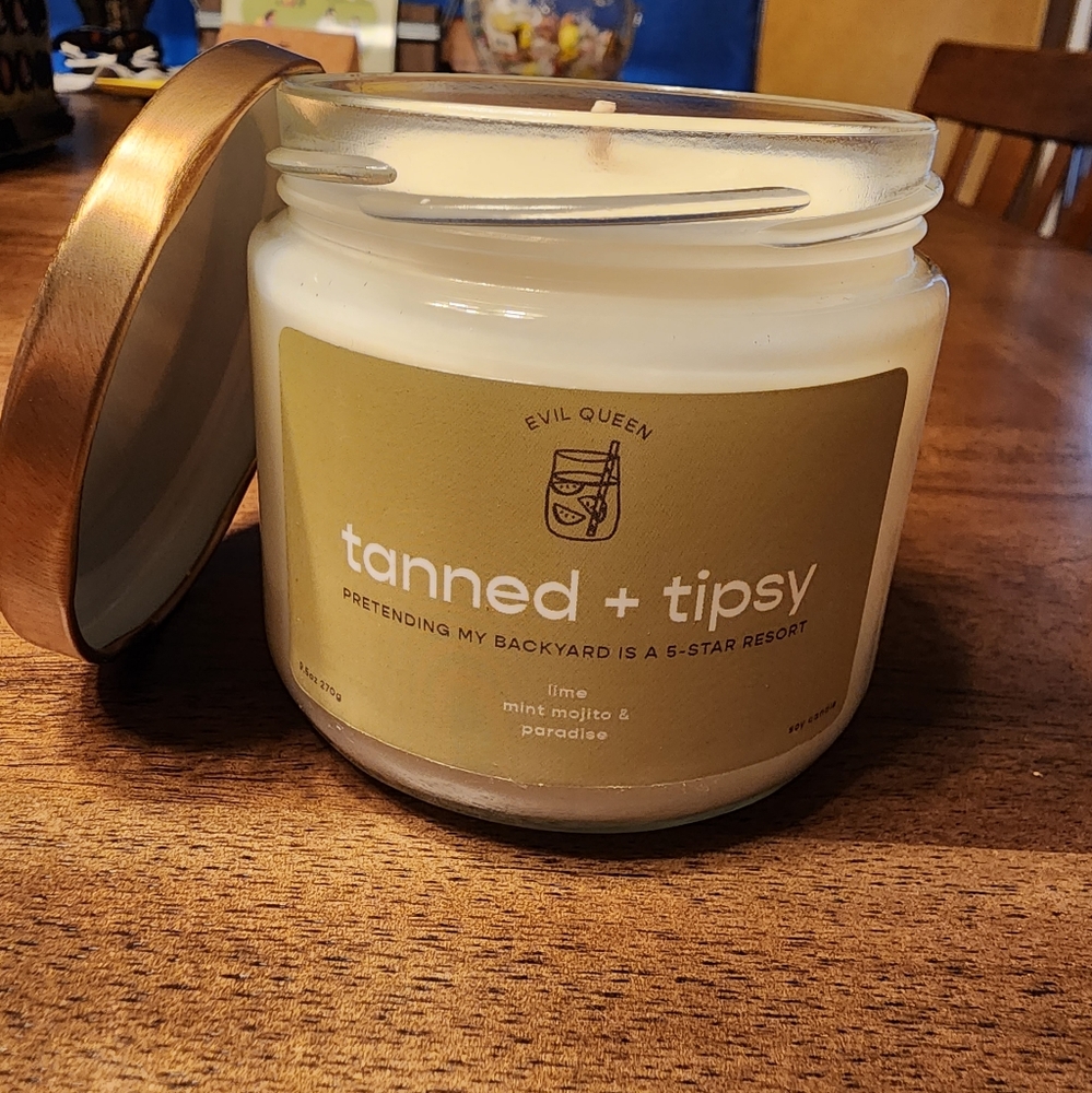 Evil Queen Tanned and Tipsy Candle - Picture 2 of 2